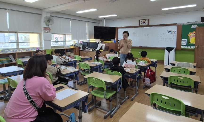 24. 늘봄학교 초1 맞춤형 창의교실C 공개수업 활동사진 사진