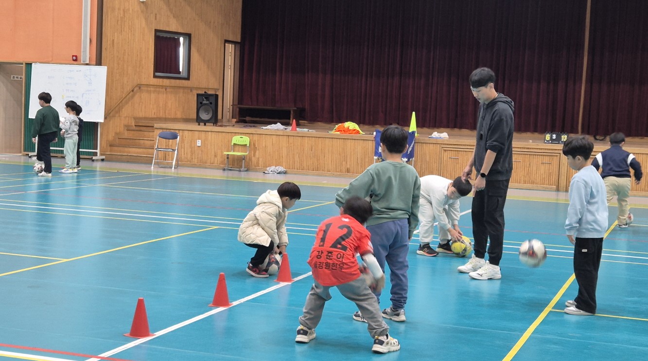 24. 늘봄학교 초1 맞춤형 축구 공개수업 활동사진 사진